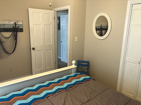 3rd image of 10019 Hollowbrook Dr