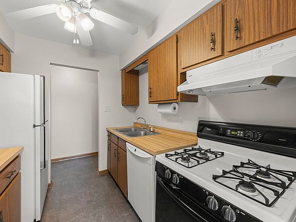 5th image of 15719 Peggy Ln APT 1