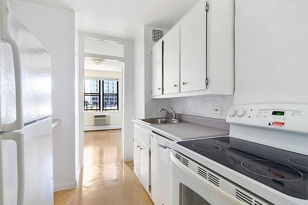 1st image of 9730 57th Ave #9I