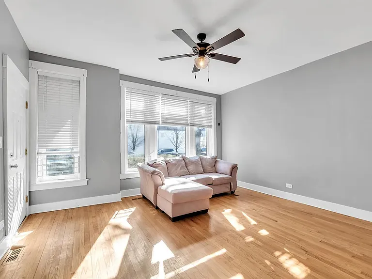 3208 W Wabansia Ave #2E — Photo 3