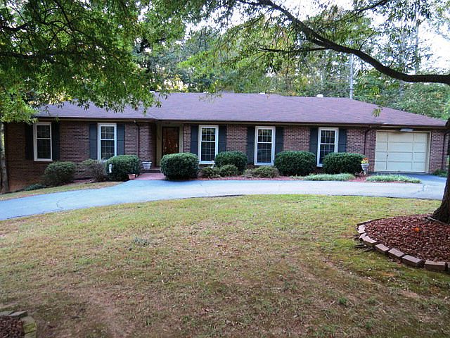 1st image of 164 Greenwood Dr