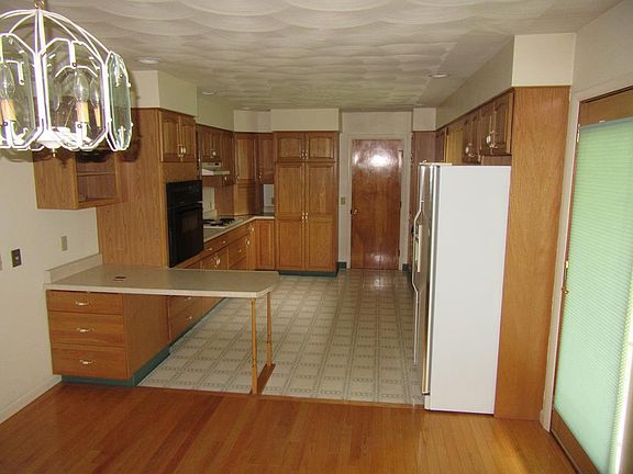 5th image of 258 W 11th St