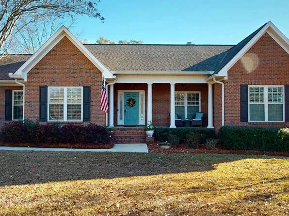 421 Southern Oak Dr, Dothan, AL 36301