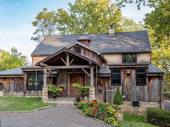 2nd image of 2855 Ash Mill Rd