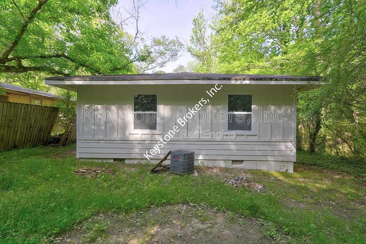 Building Photo - 1208 4th Ave W