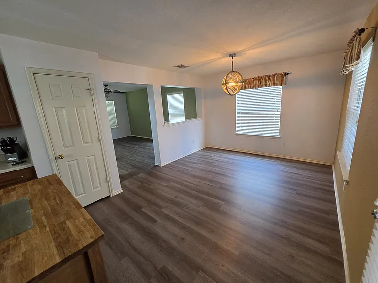 1426 Davis Mountain Loop — Photo 13