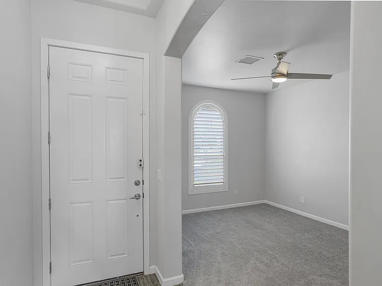 4758 Lotus Ave — Photo 16