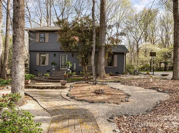 929 Autumnwood Ln, Charlotte, NC 28213