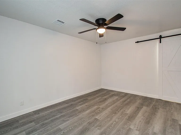 619 River Plantation Dr — Photo 17