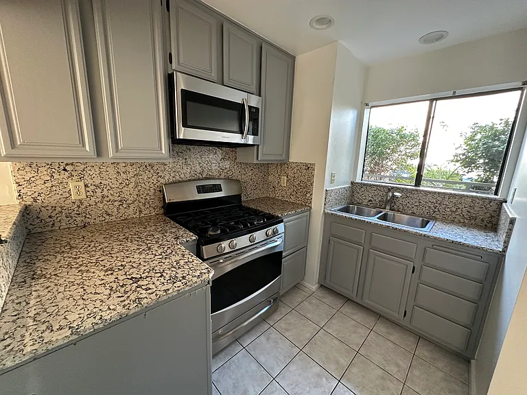 412 W Dryden St #6 — Photo 4