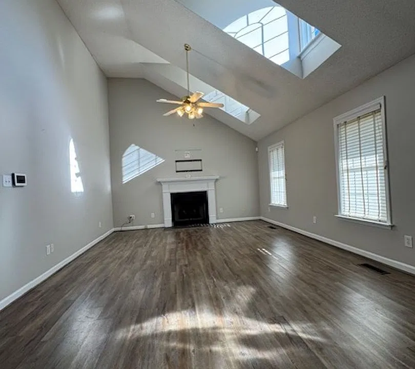 405 Kuwicki Rd