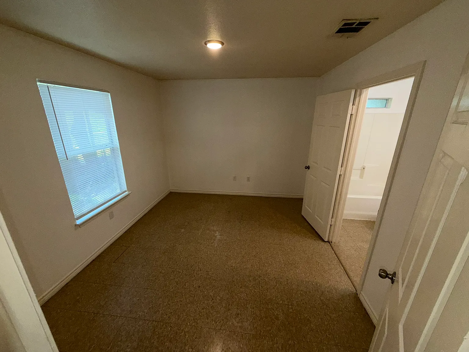 1 bed, 560 sqft, $550 — Photo 4