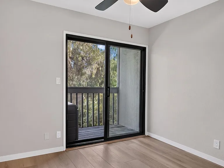 1512 Ashwood Dr — Photo 25