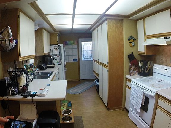 2nd image of 1728 E Eden Pl