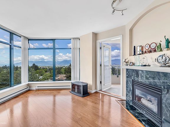4th image of 4567 Hazel St #1103