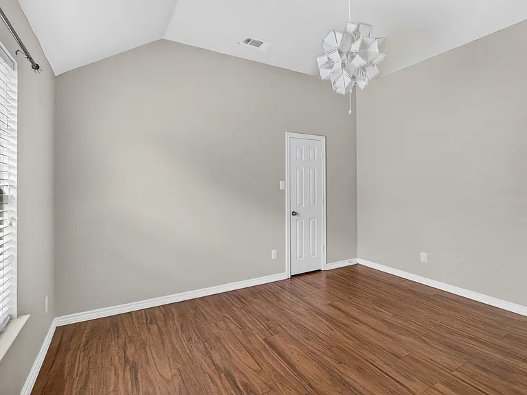 2848 Gillespie Ln — Photo 18