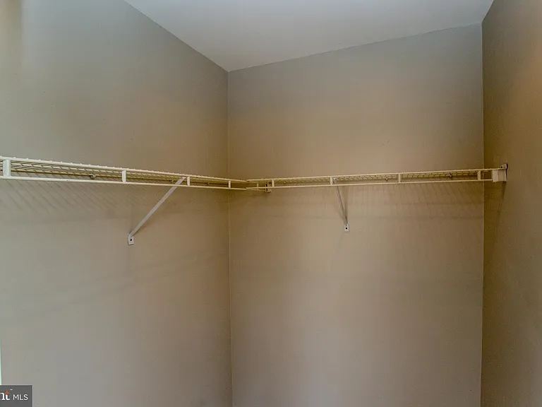 1529 Margaret Ct — Photo 46