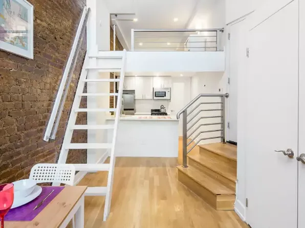 218 E 84th St APT 1B, New York, NY 10028