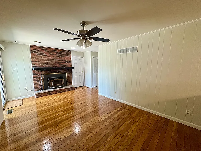 3417 Robyn Ann Dr — Photo 5