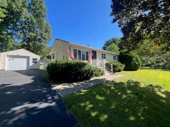 9 Robinwood Avenue, Dover, NH 03820