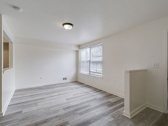 2nd image of 4007-4011 Aspen St #19975886