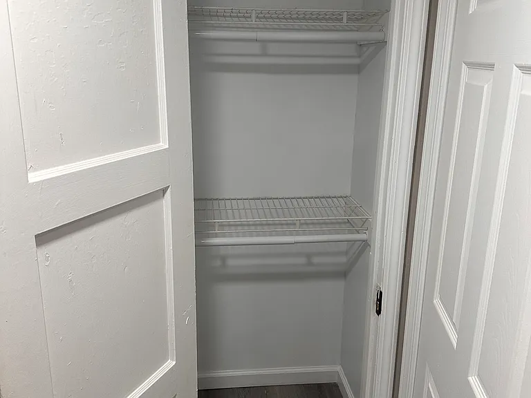 607 W Ormsby Ave #9 — Photo 5