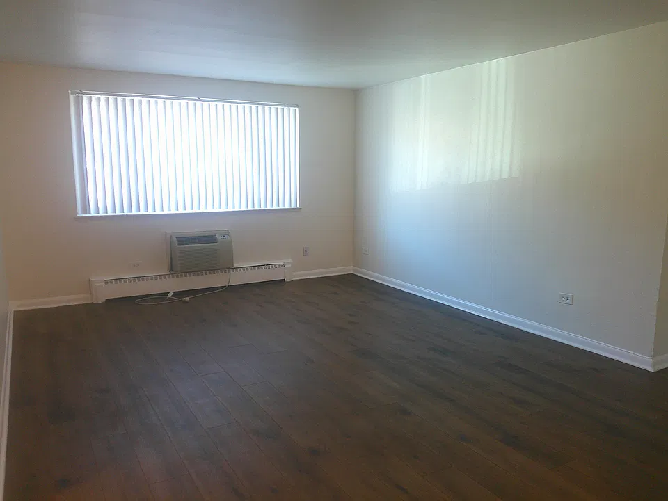 560 S Fairfax St #7