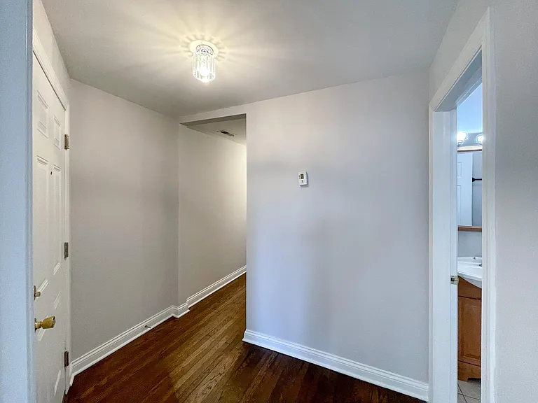 7209 N Damen Ave #2 — Photo 8