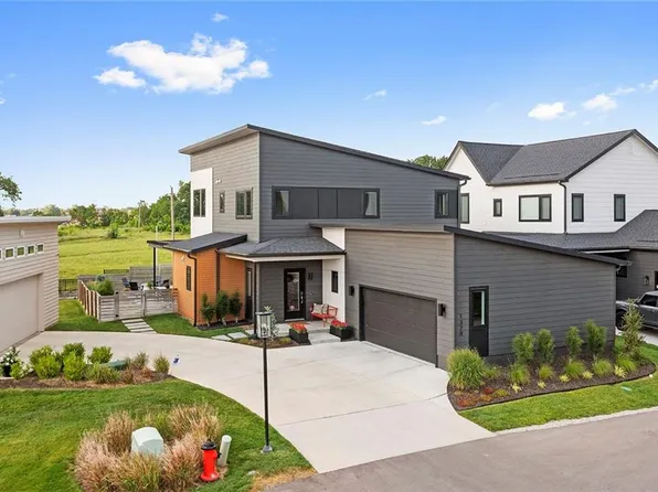 1320 E 22nd Ter, Kansas City, MO 64108