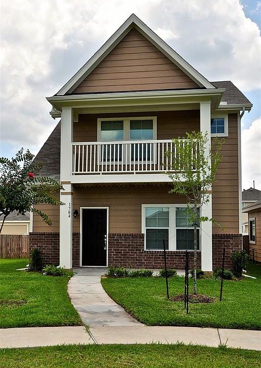 1st image of 1704 Claremont Garden Cir