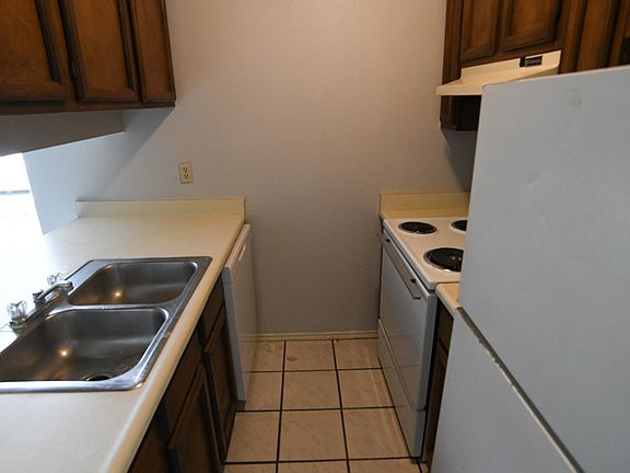 4th image of 5607 Lochmoor #2