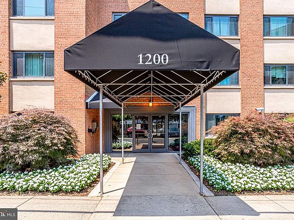 4th image of 1200 S Arlington Ridge Rd APT 305