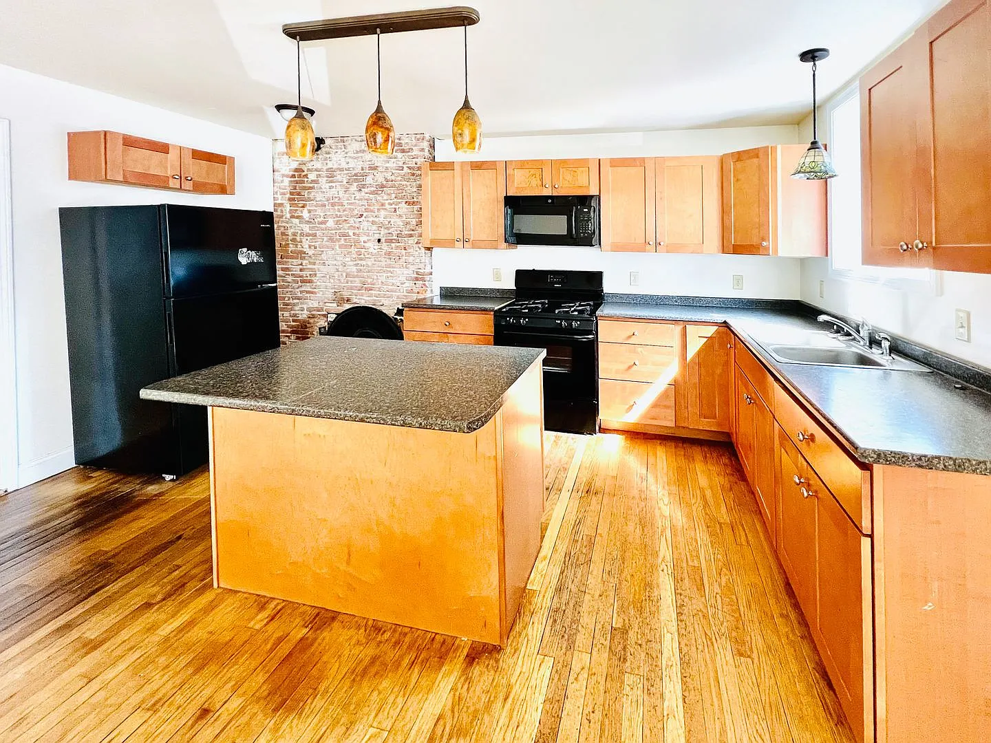 46 King Street — Photo 2