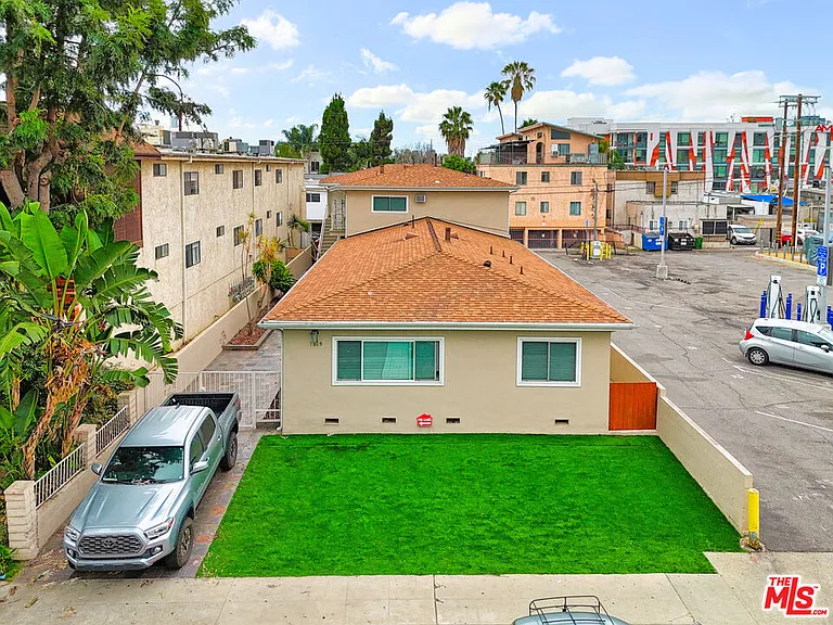 1619 Colby Ave #4 — Photo 32
