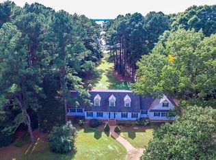 92 Redwood Ln, Weems, VA 22576