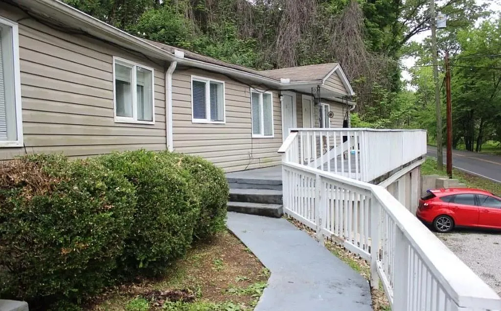 5705 Fountain Rd — Photo 1