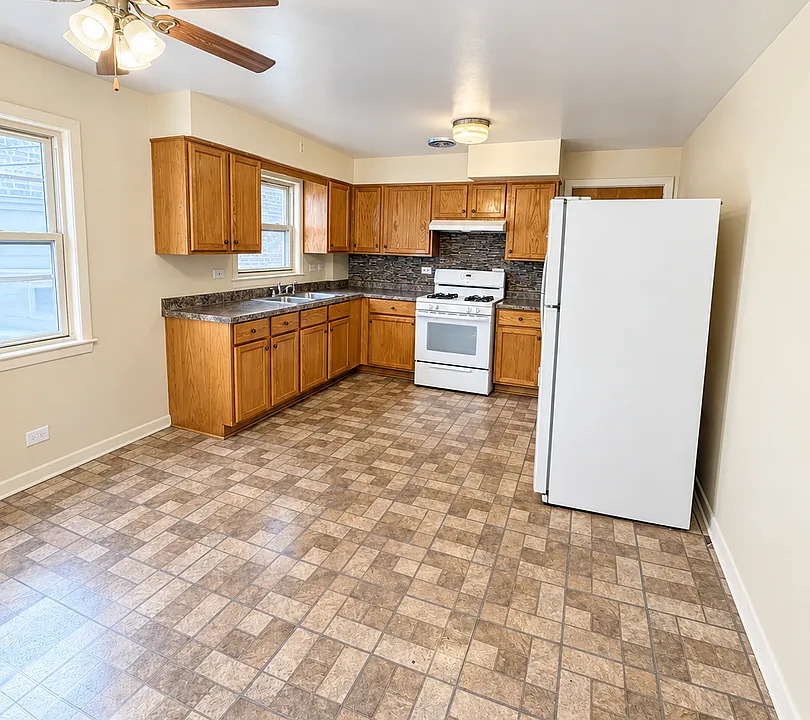 7842-7844 S Jeffery Ave