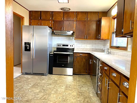 3rd image of 9205 Topoco Dr