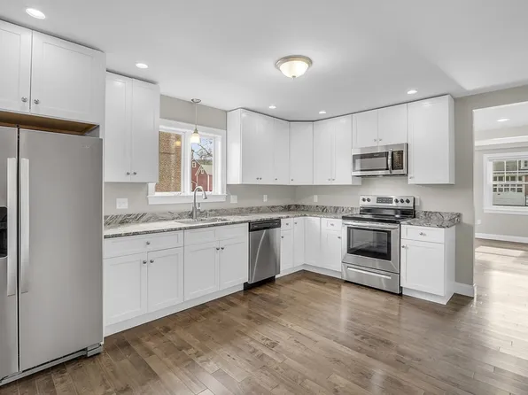 7 Townsend St #A, Pepperell, MA 01463