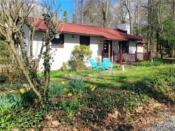 7507 Lakeshore Dr, Quinton, VA 23141