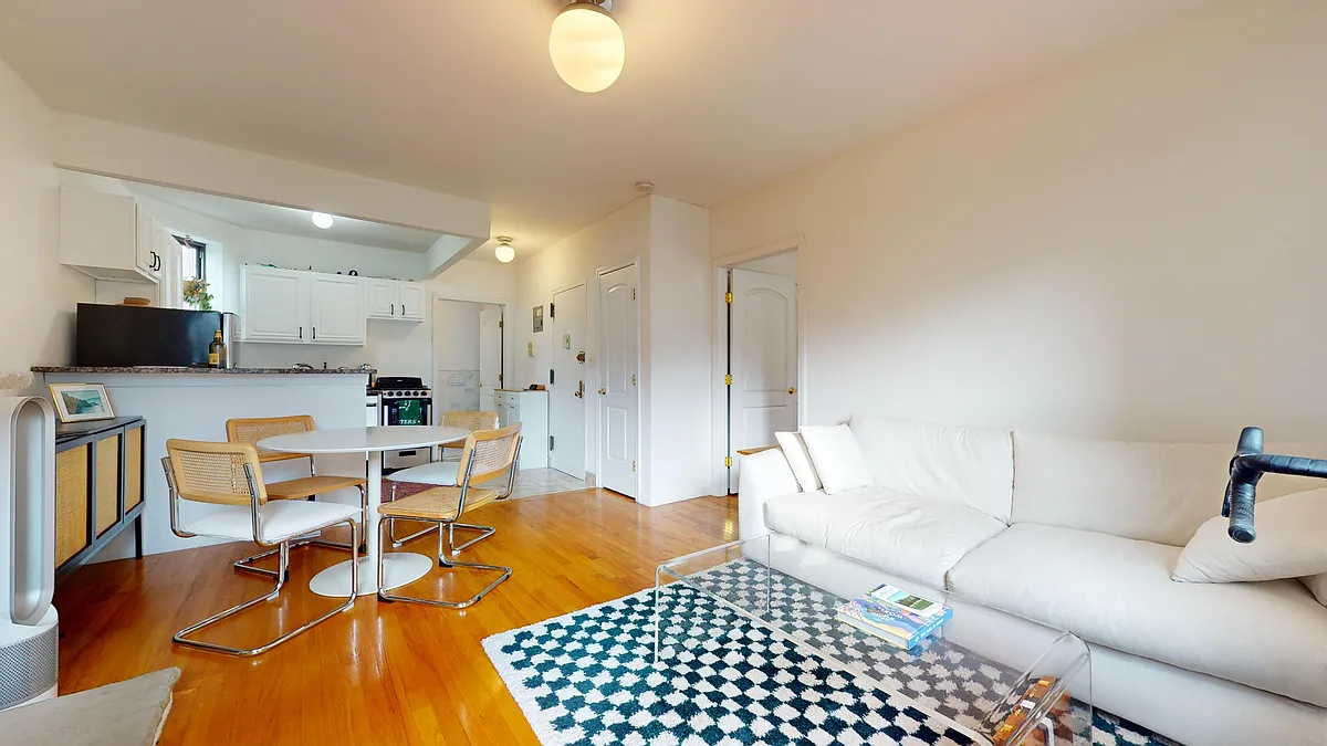 Building Photo - 41 Bedford St #4D