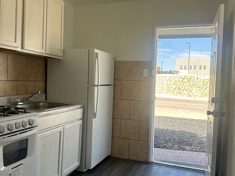 4929 Byron St #1 — Photo 6