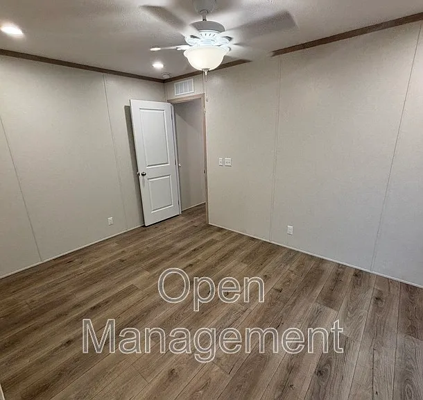 328 Kevin Dr — Photo 11