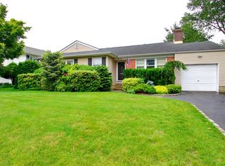 59 Russell Rd, Garden City, NY 11530