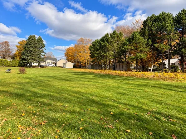Hallie Dr, Summerside, PE C1N 5H3