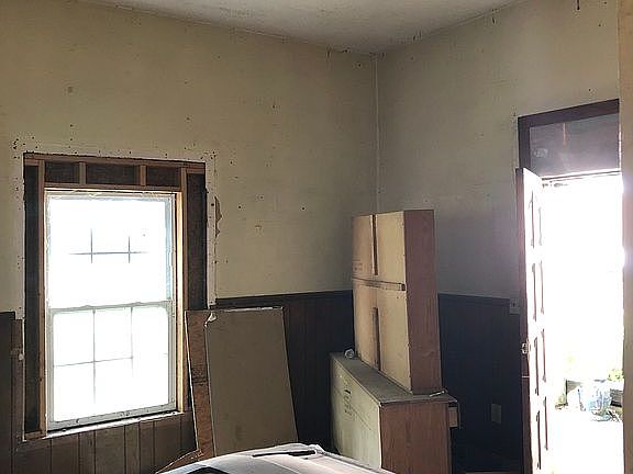 5th image of 206 Church St