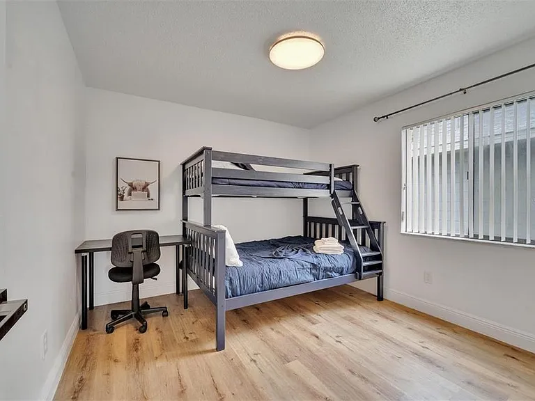 153 Sandalwood Dr — Photo 20