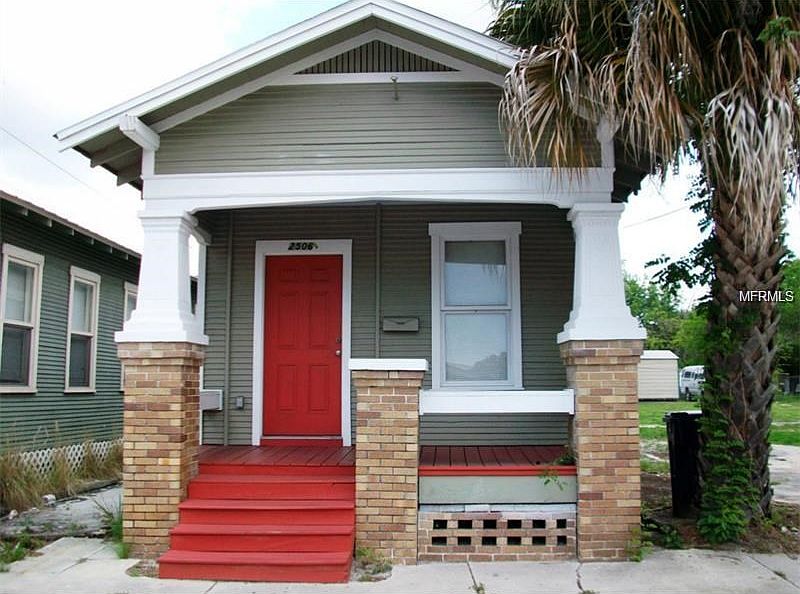 1st image of E Columbus Dr