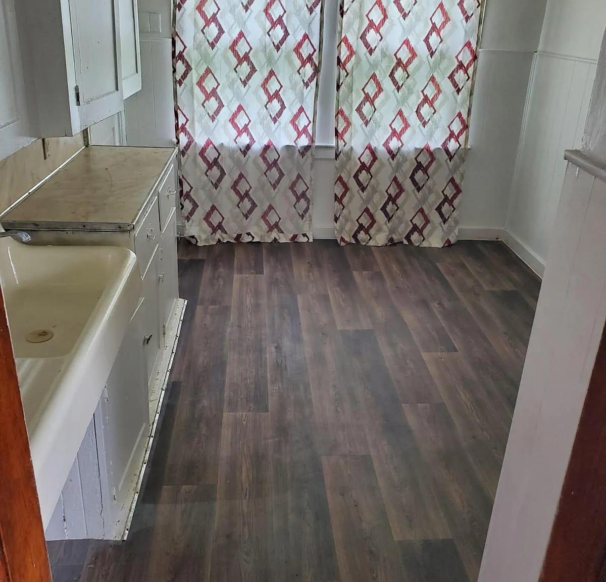 2 bed, 3920 sqft, $1,100 — Photo 3
