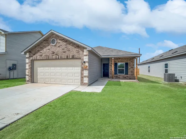 7707 Stud Dr, Elmendorf, TX 78112